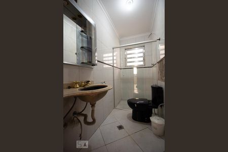 Casa à venda com 330m², 5 quartos e 6 vagas Casa à venda com 330m², 5 quartos e 6 vagasBanheiro Social