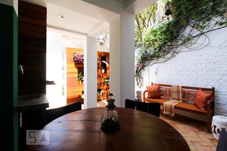 Casa à venda com 150m², 3 quartos e 1 vaga Casa à venda com 150m², 3 quartos e 1 vagaQuintal