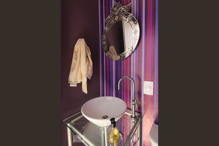 Lavabo de casa à venda com 3 quartos, 150m² em Vila Nova Conceição, São Paulo