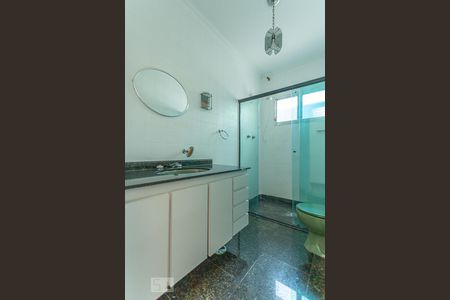 Casa para alugar com 200m², 3 quartos e 4 vagasBanheiro Social