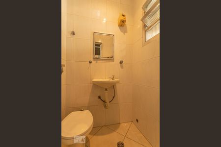 Casa para alugar com 200m², 3 quartos e 4 vagasBanheiro Serviço