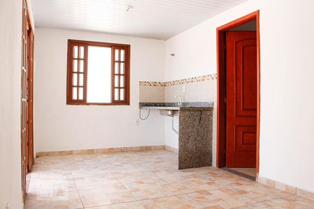 Sala de casa para alugar com 2 quartos, 60m² em Marechal Hermes, Rio de Janeiro