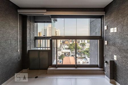Varanda de kitnet/studio para alugar com 1 quarto, 31m² em Indianópolis, São Paulo