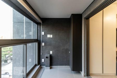 Varanda de kitnet/studio para alugar com 1 quarto, 31m² em Indianópolis, São Paulo