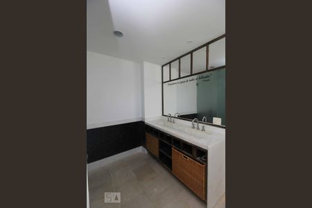 Apartamento à venda com 160m², 3 quartos e 1 vagaBanheiro