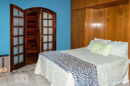 Casa à venda com 220m², 3 quartos e 4 vagas Casa à venda com 220m², 3 quartos e 4 vagasSuíte