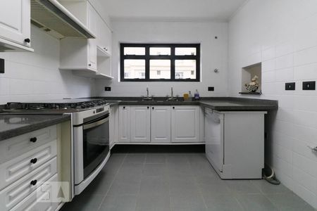 Apartamento à venda com 279m², 4 quartos e 4 vagas Apartamento à venda com 279m², 4 quartos e 4 vagasCozinha