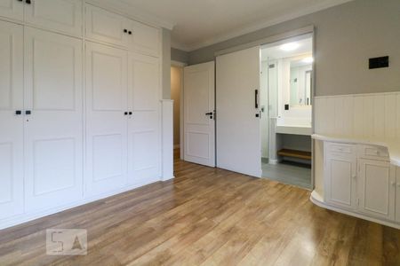 Apartamento à venda com 279m², 4 quartos e 4 vagas Apartamento à venda com 279m², 4 quartos e 4 vagasSuíte 2