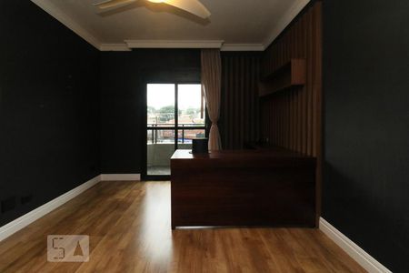 Apartamento à venda com 279m², 4 quartos e 4 vagas Apartamento à venda com 279m², 4 quartos e 4 vagasEscritório - Quarto