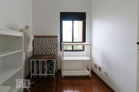 Apartamento à venda com 279m², 4 quartos e 4 vagas Apartamento à venda com 279m², 4 quartos e 4 vagasQuarto de serviço 1