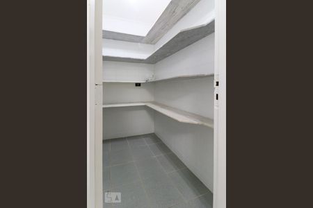 Apartamento à venda com 279m², 4 quartos e 4 vagas Apartamento à venda com 279m², 4 quartos e 4 vagasDespensa