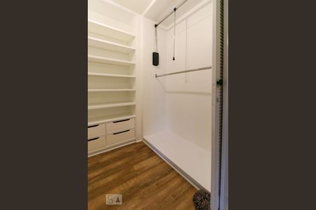 Apartamento à venda com 279m², 4 quartos e 4 vagas Apartamento à venda com 279m², 4 quartos e 4 vagasSuíte 3