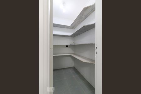 Apartamento à venda com 279m², 4 quartos e 4 vagas Apartamento à venda com 279m², 4 quartos e 4 vagasDespensa