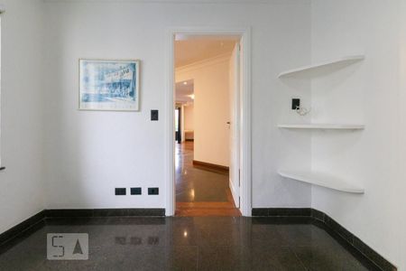 Apartamento à venda com 279m², 4 quartos e 4 vagas Apartamento à venda com 279m², 4 quartos e 4 vagasCopa