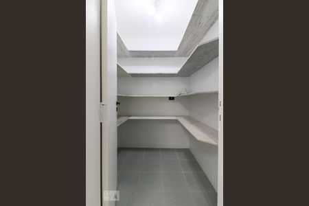 Apartamento à venda com 279m², 4 quartos e 4 vagas Apartamento à venda com 279m², 4 quartos e 4 vagasDespensa