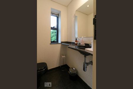 Apartamento à venda com 279m², 4 quartos e 4 vagas Apartamento à venda com 279m², 4 quartos e 4 vagasLavabo