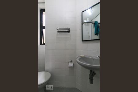 Apartamento à venda com 279m², 4 quartos e 4 vagas Apartamento à venda com 279m², 4 quartos e 4 vagasBanheiro de serviço