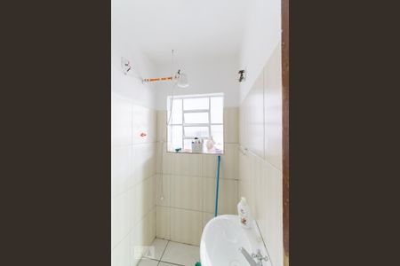 Casa à venda com 150m², 2 quartos e 2 vagas Casa à venda com 150m², 2 quartos e 2 vagasBanheiro Social da Edícula