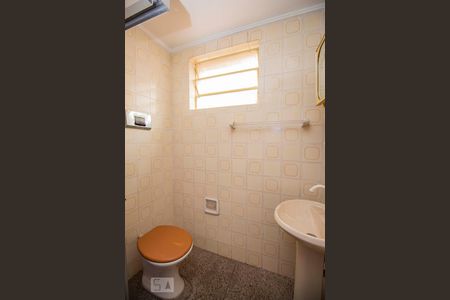 Banheiro de apartamento para alugar com 1 quarto, 42m² em Protásio Alves, Porto Alegre