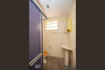 Banheiro de apartamento para alugar com 1 quarto, 42m² em Protásio Alves, Porto Alegre