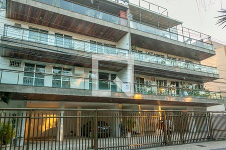 Apartamento para alugar com 190m², 3 quartos e 2 vagas Apartamento para alugar com 190m², 3 quartos e 2 vagasFachada