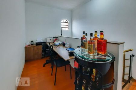 Casa à venda com 155m², 3 quartos e 2 vagas Casa à venda com 155m², 3 quartos e 2 vagasEscritório