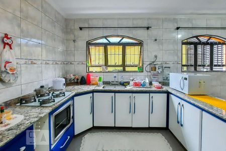 Casa à venda com 155m², 3 quartos e 2 vagas Casa à venda com 155m², 3 quartos e 2 vagasCozinha