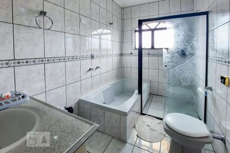 Casa à venda com 155m², 3 quartos e 2 vagas Casa à venda com 155m², 3 quartos e 2 vagasBanheiro da Suíte 1