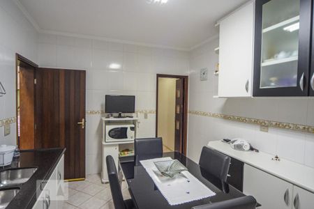 Casa à venda com 150m², 3 quartos e 4 vagas Casa à venda com 150m², 3 quartos e 4 vagasCozinha