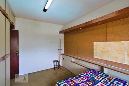 Casa à venda com 390m², 4 quartos e 5 vagas Casa à venda com 390m², 4 quartos e 5 vagasQuarto 3