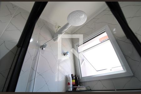 Casa de condomínio à venda com 84m², 3 quartos e 2 vagasChuveiro banheiro da suíte