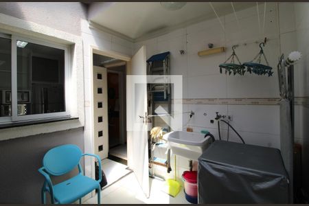 Casa de condomínio à venda com 84m², 3 quartos e 2 vagasLavanderia