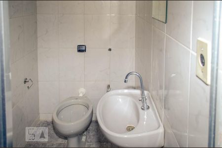 Banheiro 2 de apartamento para alugar com 3 quartos, 95m² em Copacabana, Belo Horizonte
