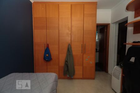 Apartamento à venda com 189m², 3 quartos e 3 vagas Apartamento à venda com 189m², 3 quartos e 3 vagasQuarto 1 - Suíte
