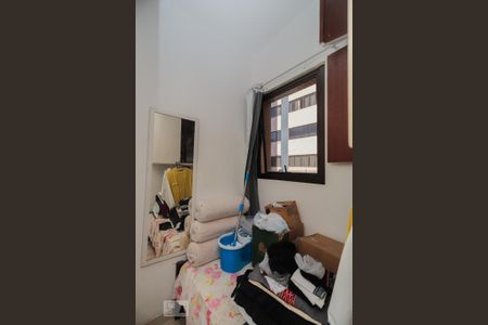 Apartamento à venda com 189m², 3 quartos e 3 vagas Apartamento à venda com 189m², 3 quartos e 3 vagasQuarto de Serviço