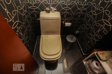 Apartamento à venda com 189m², 3 quartos e 3 vagas Apartamento à venda com 189m², 3 quartos e 3 vagasLavabo