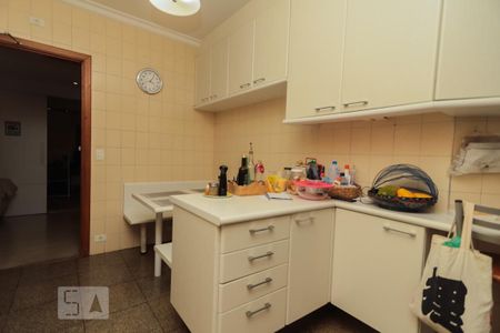Apartamento à venda com 189m², 3 quartos e 3 vagas Apartamento à venda com 189m², 3 quartos e 3 vagasCozinha