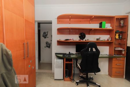 Apartamento à venda com 189m², 3 quartos e 3 vagas Apartamento à venda com 189m², 3 quartos e 3 vagasQuarto 1 - Suíte