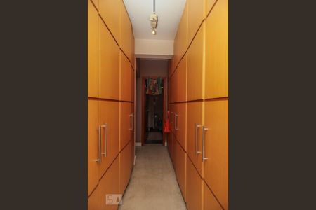 Apartamento à venda com 189m², 3 quartos e 3 vagas Apartamento à venda com 189m², 3 quartos e 3 vagasQuarto 3 - Closet