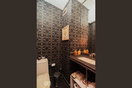 Apartamento à venda com 189m², 3 quartos e 3 vagas Apartamento à venda com 189m², 3 quartos e 3 vagasLavabo