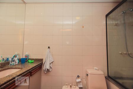 Apartamento à venda com 189m², 3 quartos e 3 vagas Apartamento à venda com 189m², 3 quartos e 3 vagasBanheiro do Quarto 2