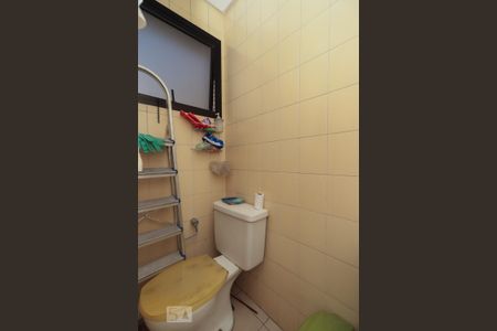 Apartamento à venda com 189m², 3 quartos e 3 vagas Apartamento à venda com 189m², 3 quartos e 3 vagasBanheiro de Serviço