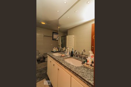 Apartamento à venda com 189m², 3 quartos e 3 vagas Apartamento à venda com 189m², 3 quartos e 3 vagasBanheiro do Quarto 3