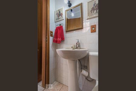 Apartamento à venda com 144m², 3 quartos e 3 vagas Apartamento à venda com 144m², 3 quartos e 3 vagasLavabo