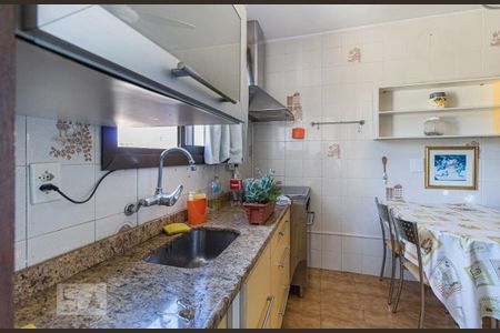 Apartamento à venda com 144m², 3 quartos e 3 vagas Apartamento à venda com 144m², 3 quartos e 3 vagasCozinha