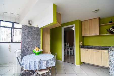 Apartamento à venda com 99m², 3 quartos e 2 vagasCozinha 