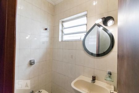 Casa à venda com 250m², 4 quartos e 4 vagas Casa à venda com 250m², 4 quartos e 4 vagasLavabo
