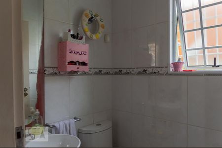 Casa à venda com 165m², 3 quartos e 2 vagas Casa à venda com 165m², 3 quartos e 2 vagasLavabo