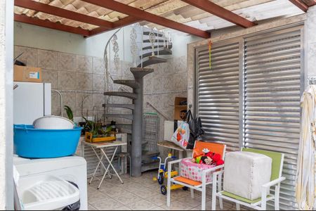 Casa à venda com 165m², 3 quartos e 2 vagas Casa à venda com 165m², 3 quartos e 2 vagasÁrea de Serviço