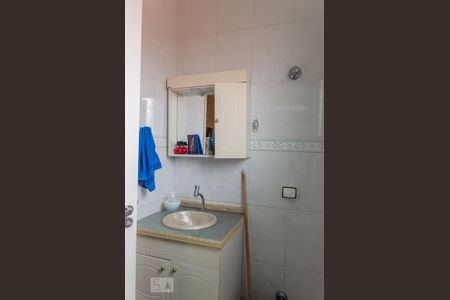 Casa à venda com 165m², 3 quartos e 2 vagas Casa à venda com 165m², 3 quartos e 2 vagasBanheiro